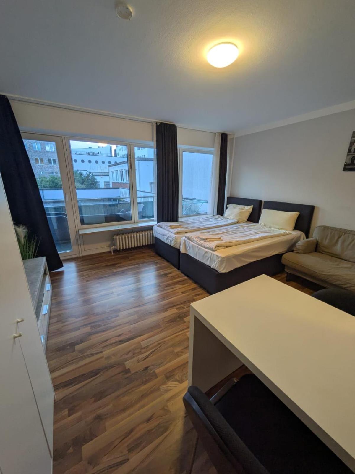 1,5-Zimmer Apartment Mit Balkon Am Hauptbahnhof Neumünster Dış mekan fotoğraf