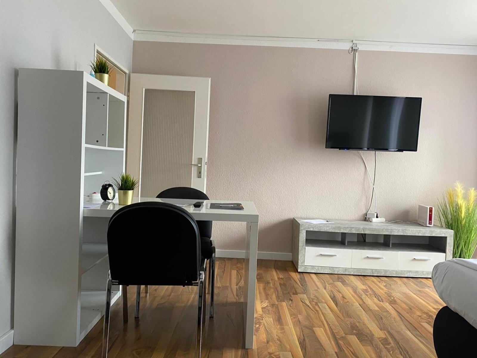 1,5-Zimmer Apartment Mit Balkon Am Hauptbahnhof Neumünster Dış mekan fotoğraf